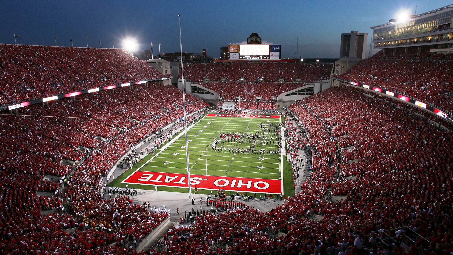 世界杯后：纪录片《球场之外的90分钟》探访工人、志愿者与小商贩真实生活